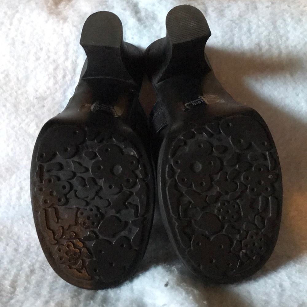 Shoes - Picture 5 of 5